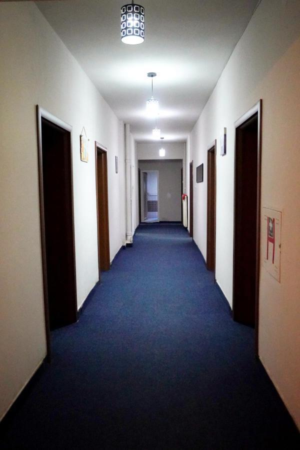 Moon Hostel Pristina Exterior photo